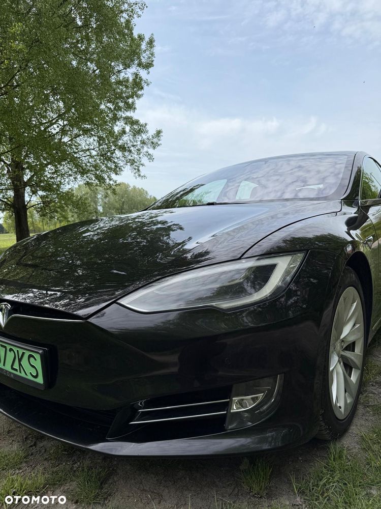 Tesla Model S - 12