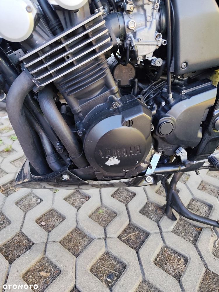Yamaha FZS - 4