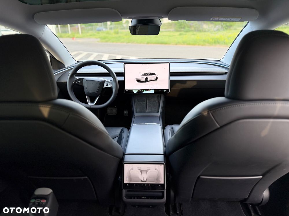 Tesla Model 3 - 7