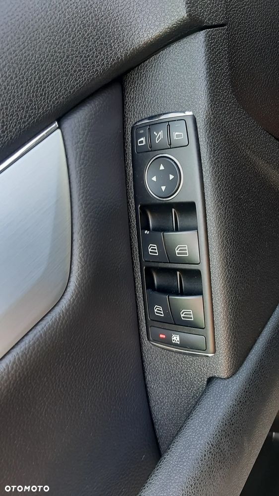 Mercedes-Benz Klasa C 180 T BlueEFFICIENCY 7G-TRONIC Avantgarde - 35