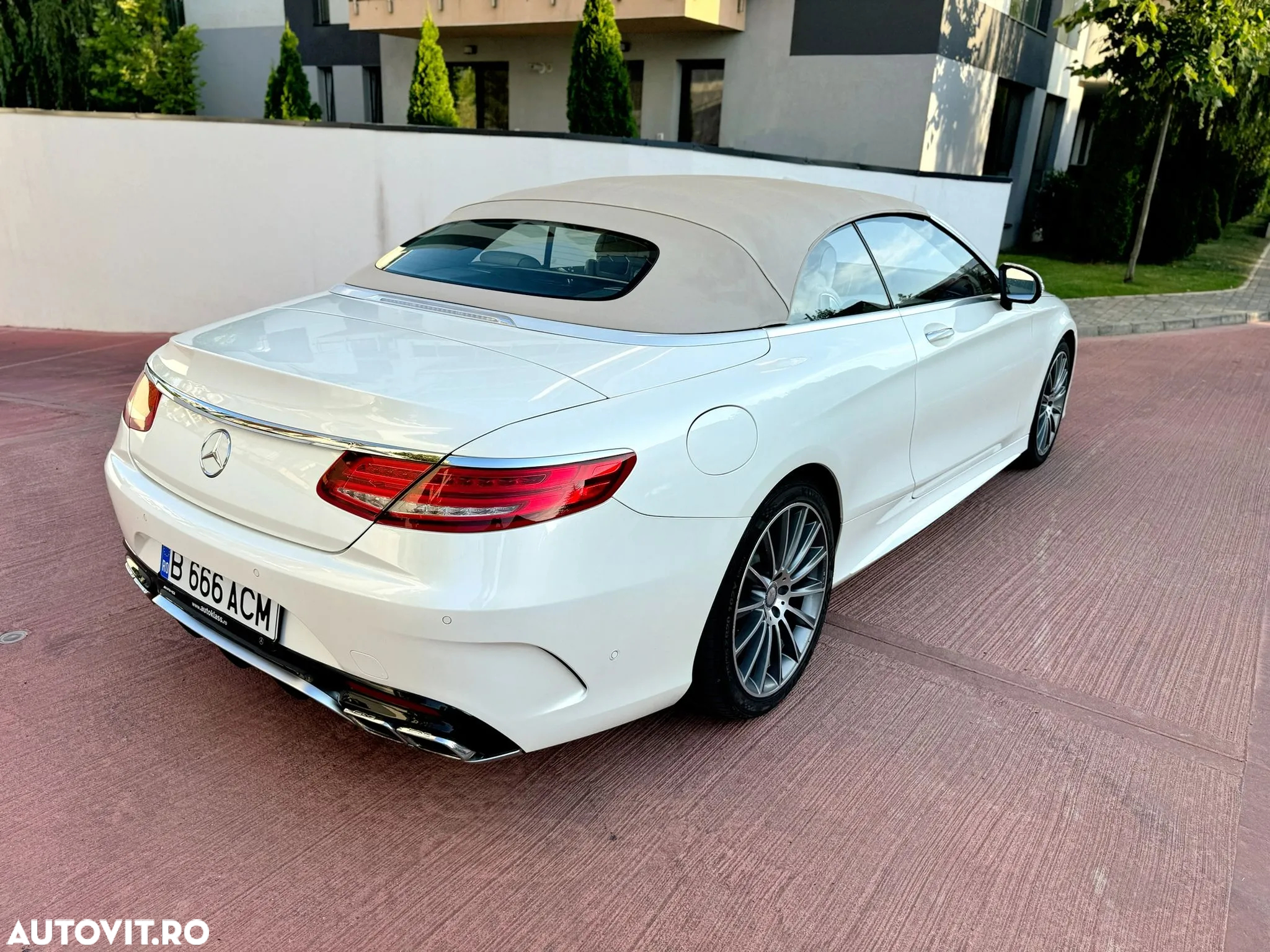 Mercedes-Benz S 500 Cabrio 9G-TRONIC - 8