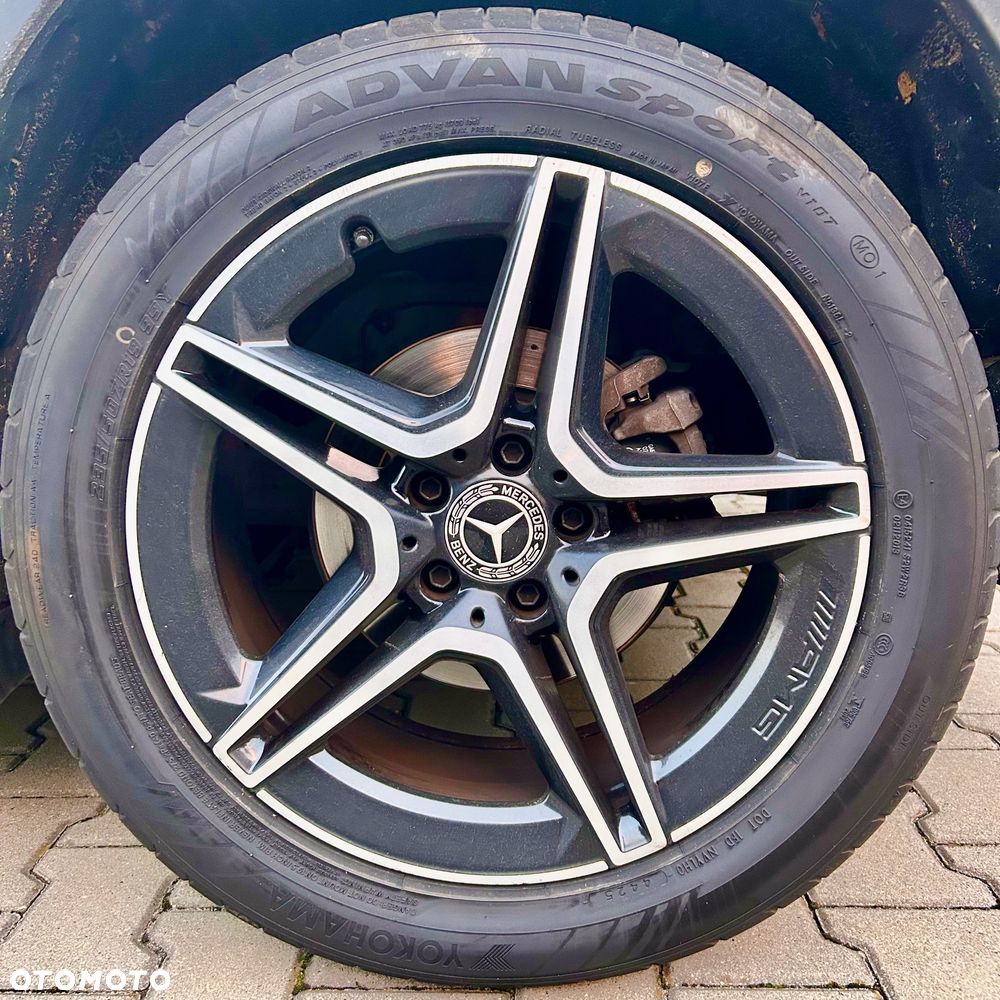 Mercedes-Benz GLA - 37