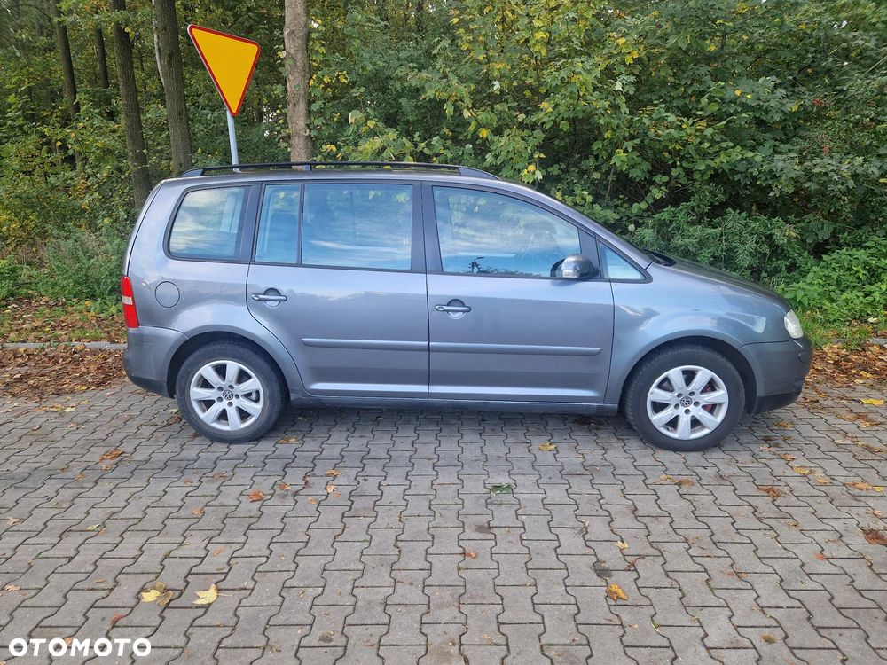 Volkswagen Touran - 9