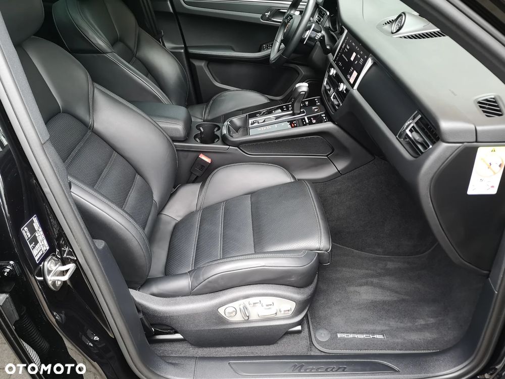 Porsche Macan T - 29