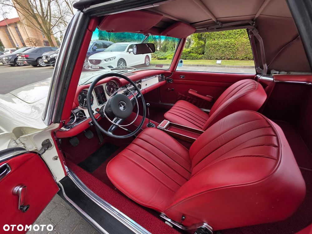 Mercedes-Benz SL - 24