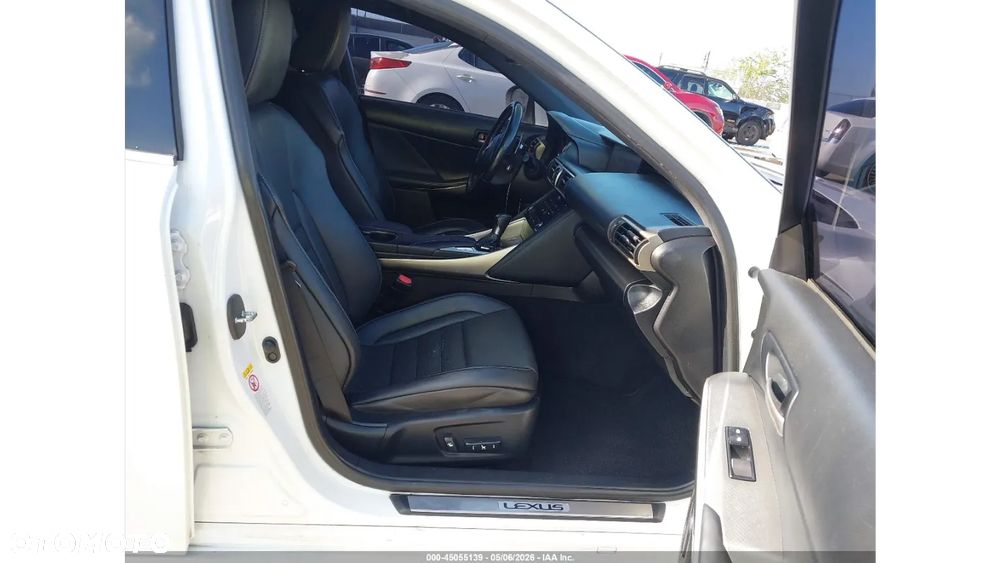 Lexus IS 200t F Sport - 9