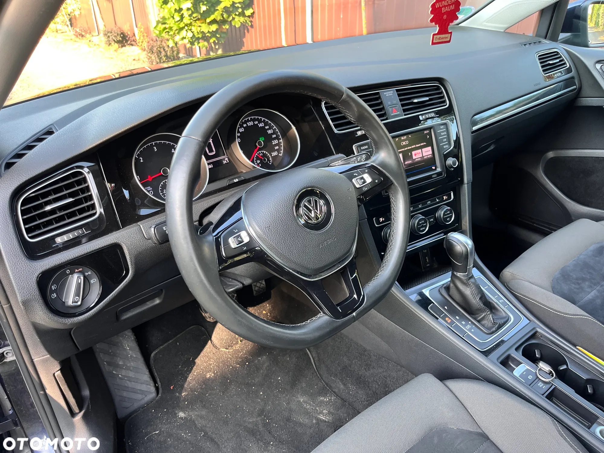 Volkswagen Golf 2.0 TDI BlueMotion Technology DSG Highline - 8