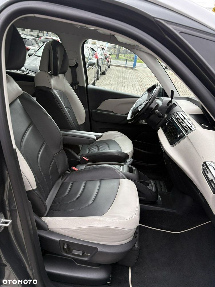 Citroën C4 Grand Picasso BlueHDi 150 EAT6 Exclusive - 24