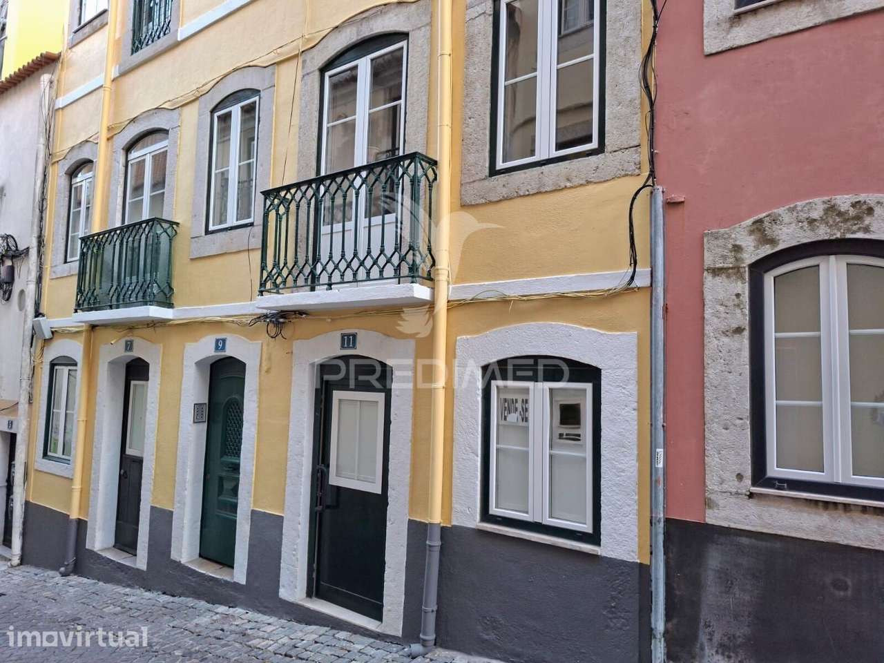 Apartamento T2 com Pátio Privativo exterior. - Grande imagem: 2/35