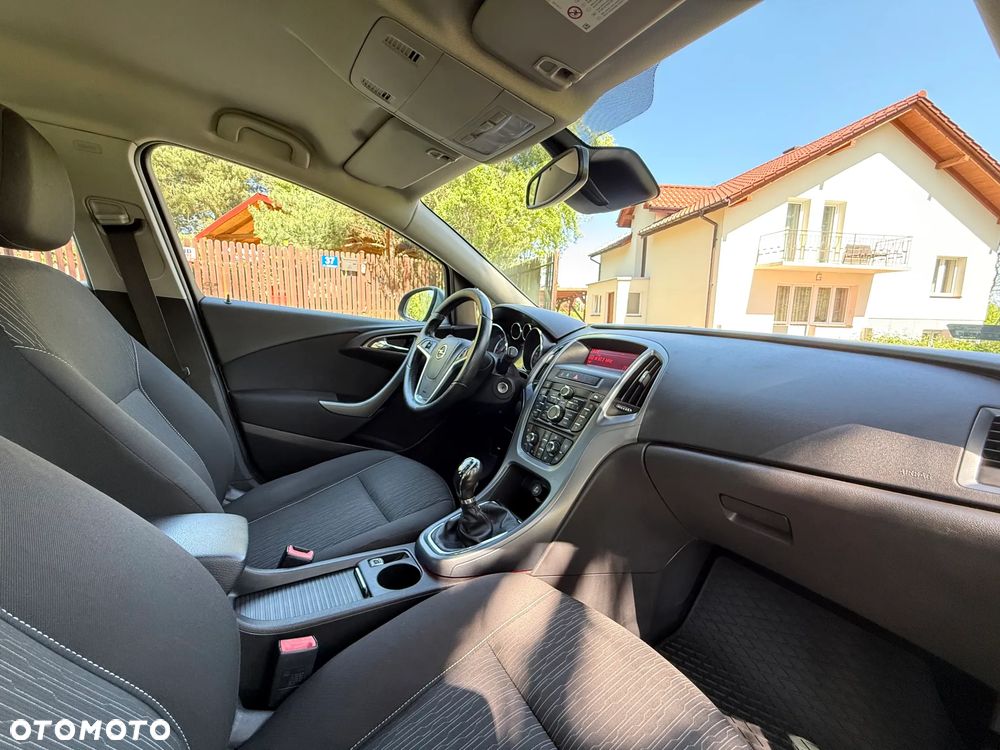 Opel Astra 1.4 Turbo - 26