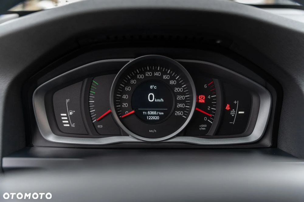 Volvo S60 D2 Momentum - 24