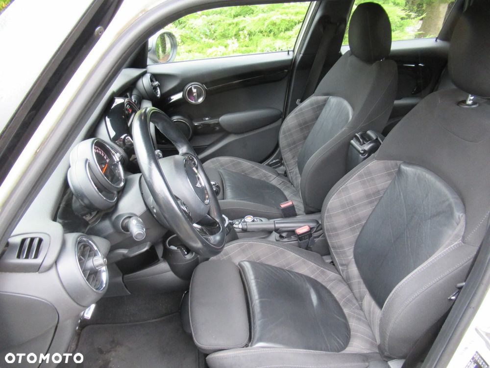 MINI Cooper Standard - 8