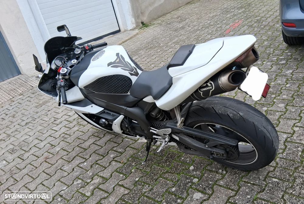 Yamaha YZF - 4