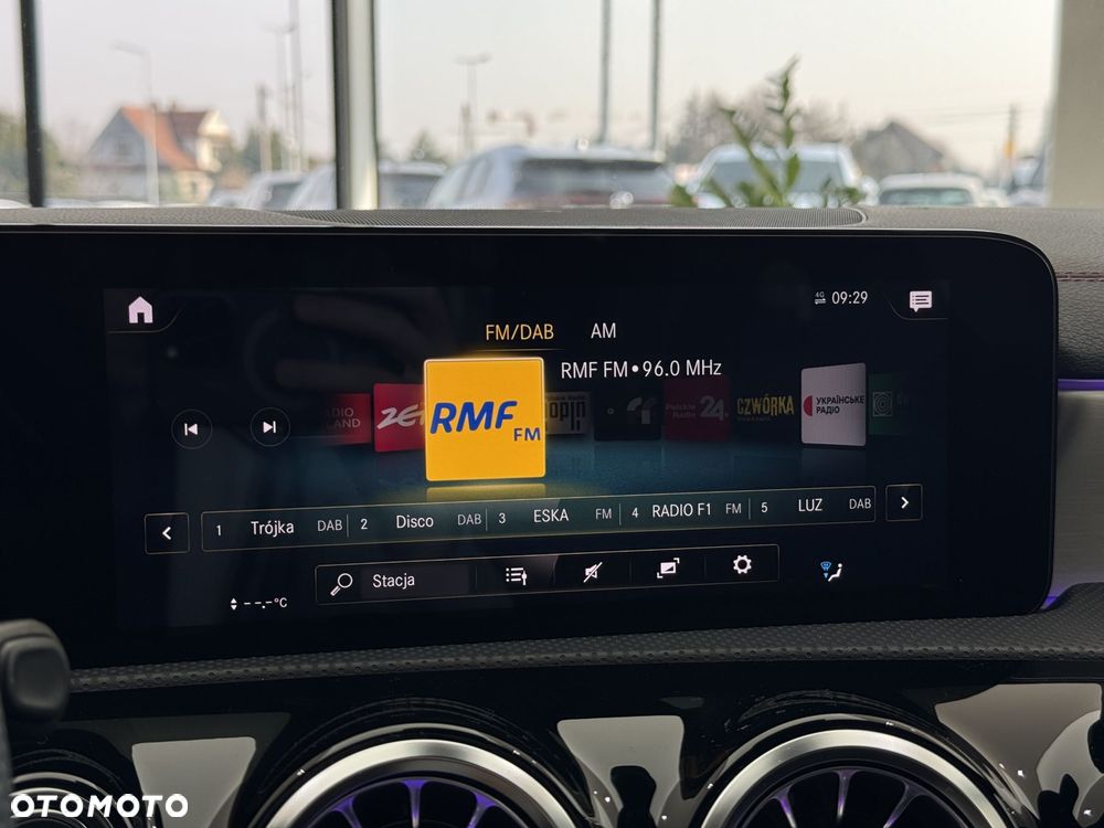 Mercedes-Benz CLA - 25