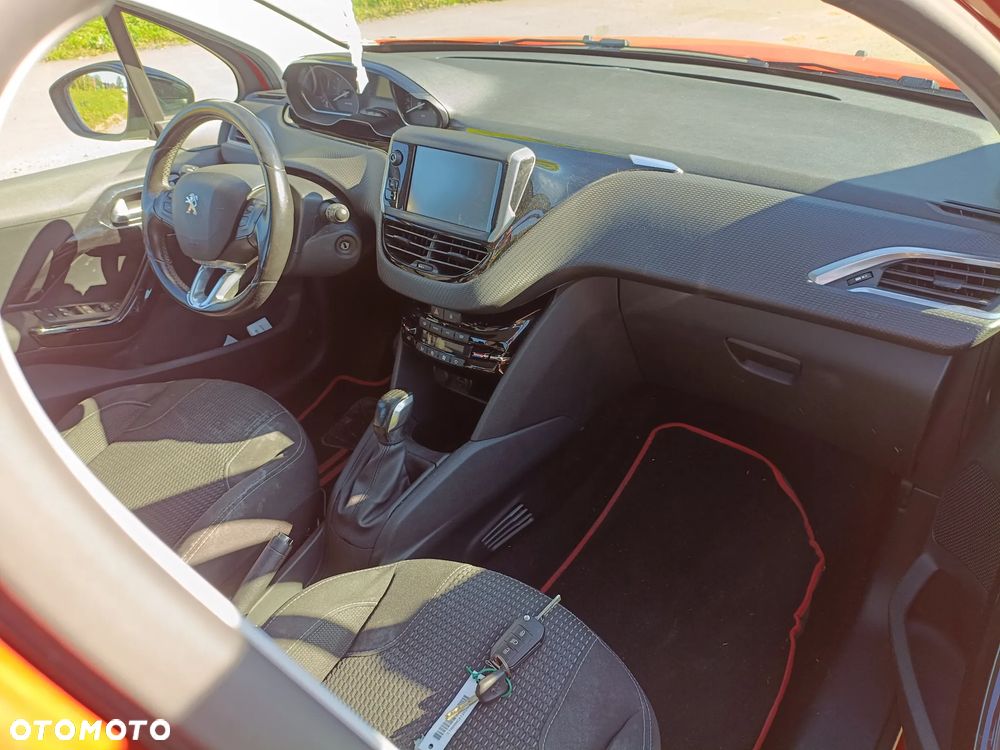 Peugeot 208 - 7