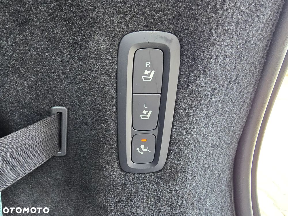 Volvo V90 D4 Geartronic R Design - 22