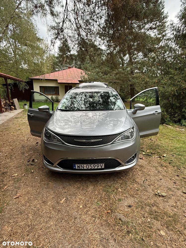 Chrysler Pacifica - 10
