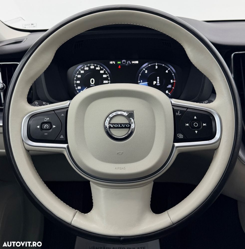 Volvo XC 60 B4 D AWD Geartronic Momentum Pro - 40