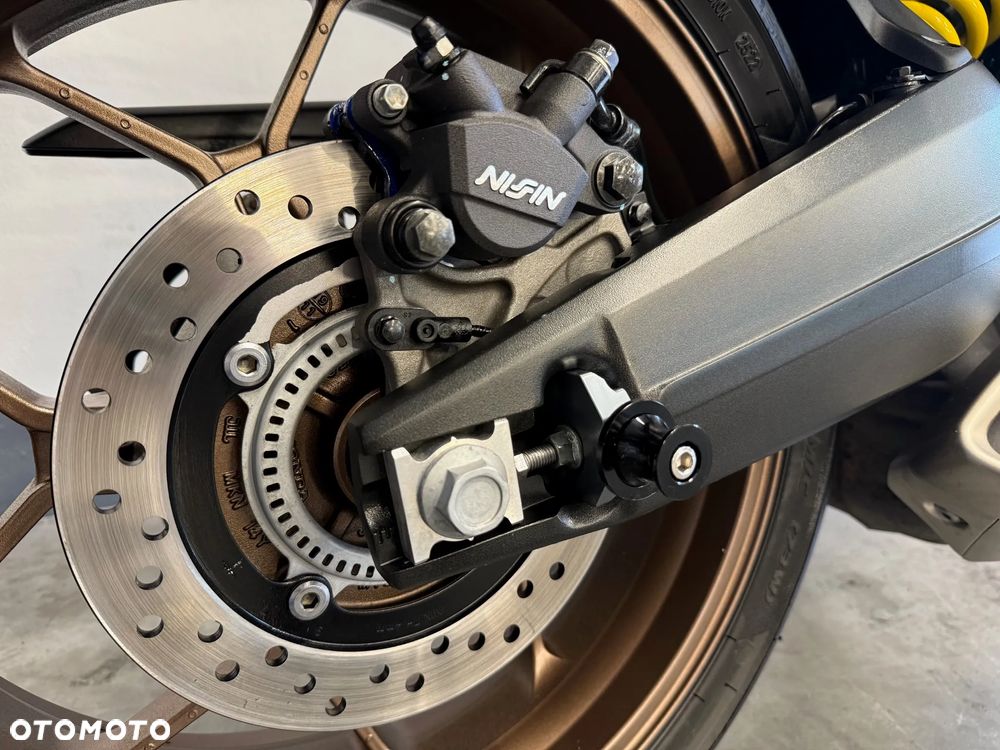 Honda CB - 12