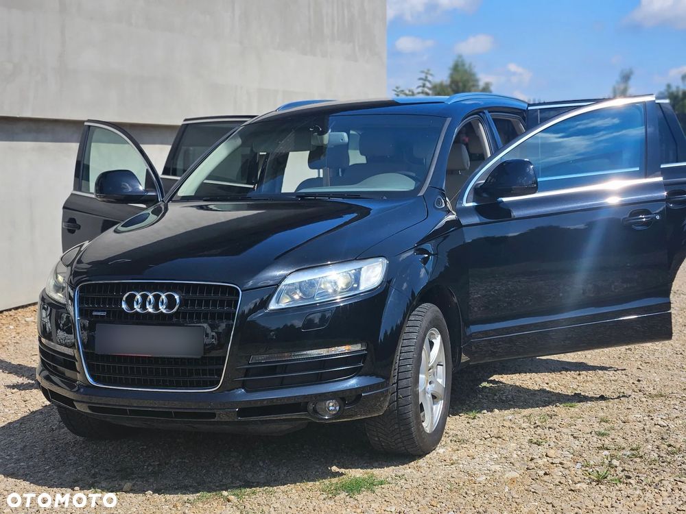 Audi Q7 - 1