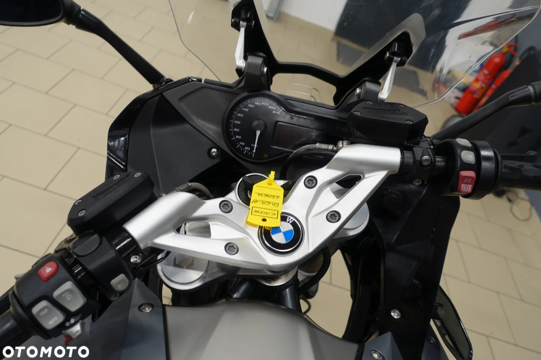 BMW R - 8