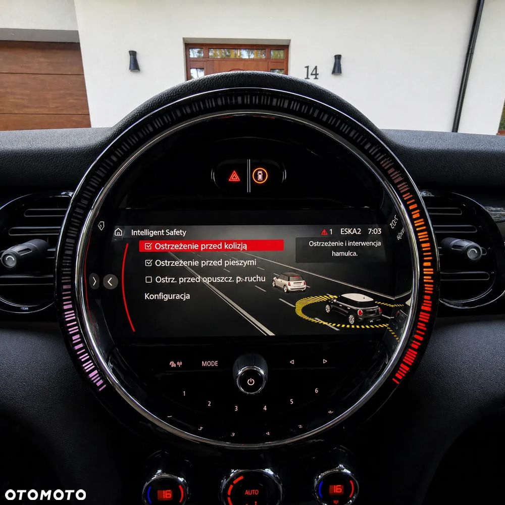 MINI Cooper Standard - 24