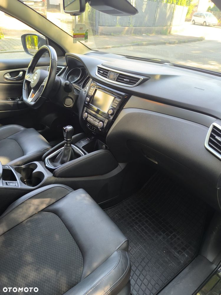 Nissan Qashqai 1.7 dCi 4x4 Tekna - 14