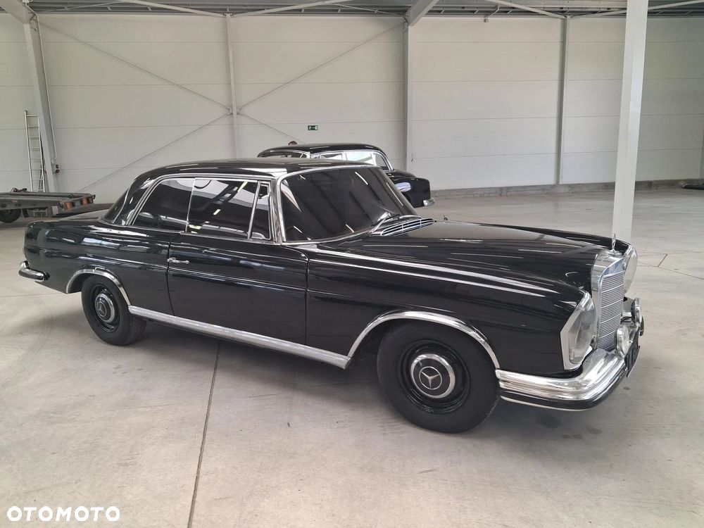 Mercedes-Benz 280 - 5