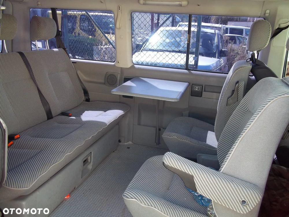 Volkswagen Multivan Standard - 4