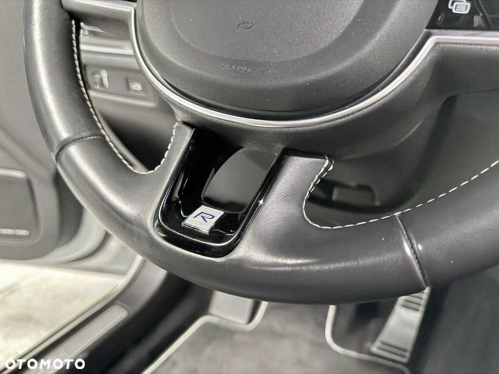 Volvo V60 D4 R-Design - 37