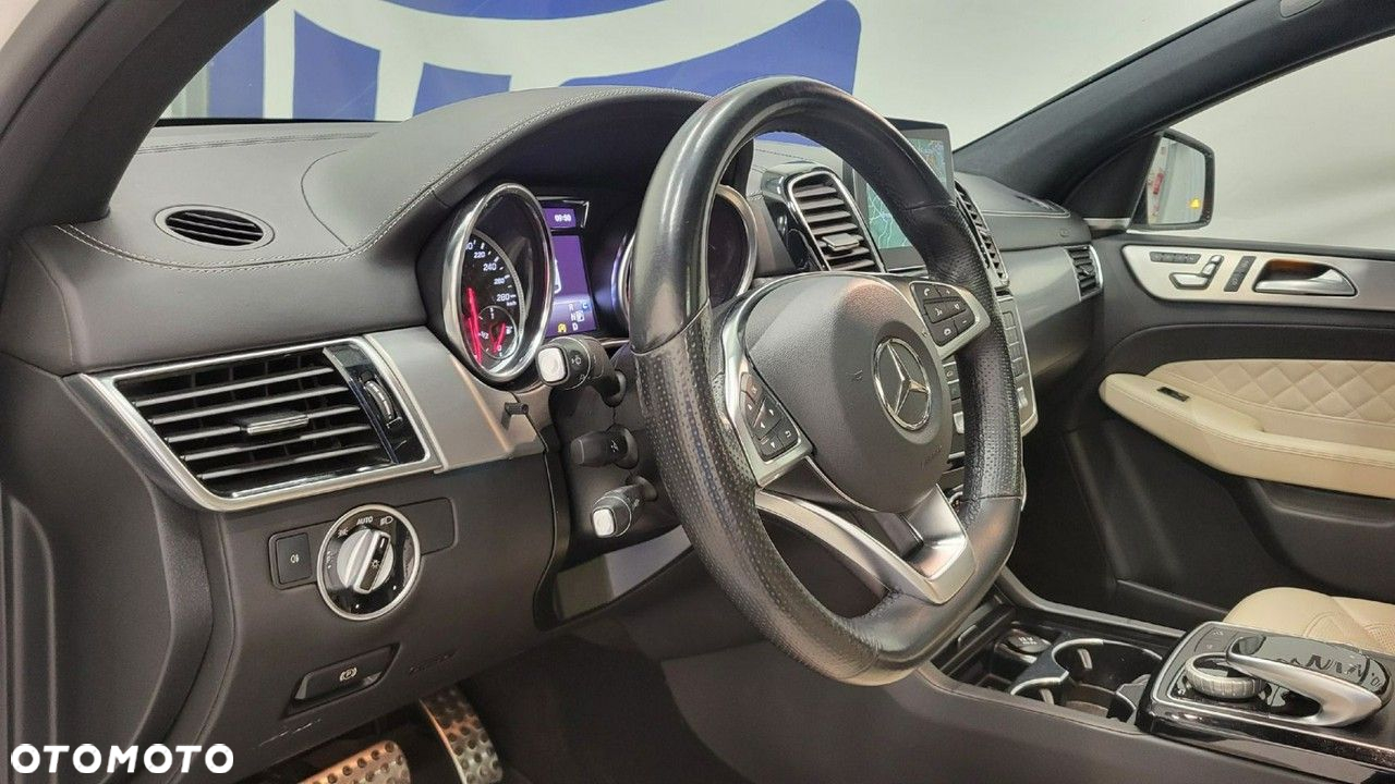 Mercedes-Benz GLE - 12