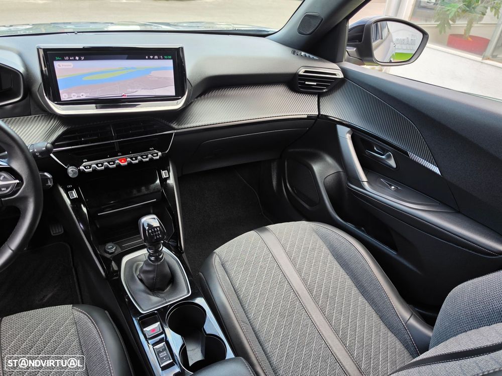 Peugeot 2008 1.2 PureTech Allure — fotografia 43