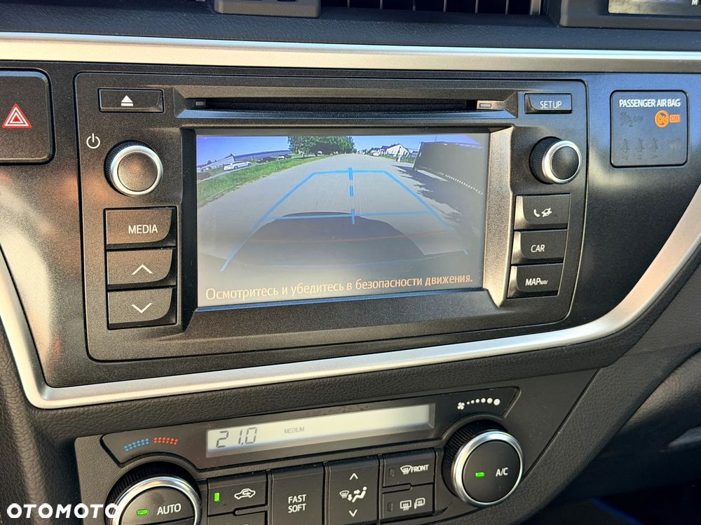 Toyota Auris 1.8 HSD Luna - 21