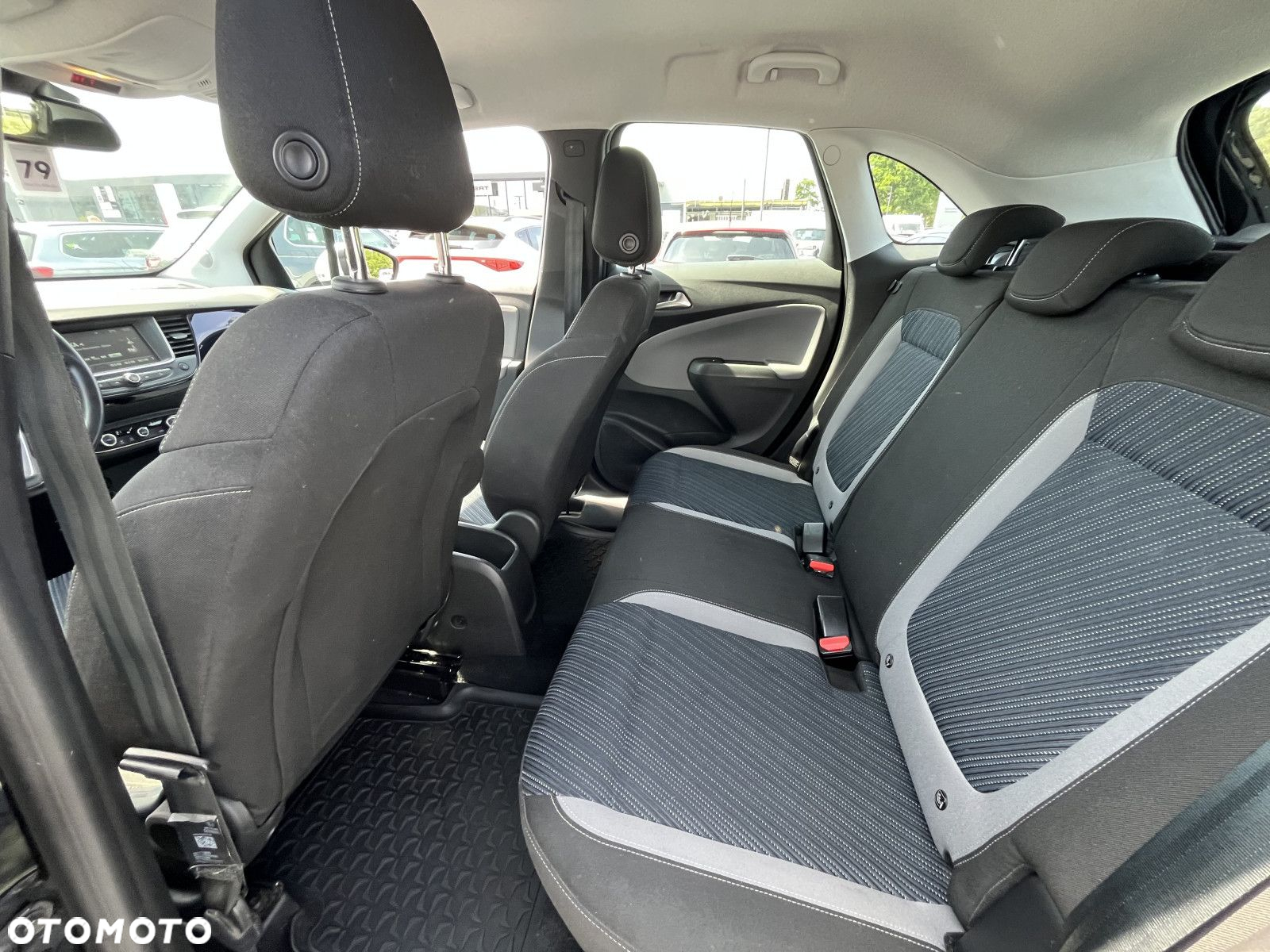 Opel Crossland X - 10