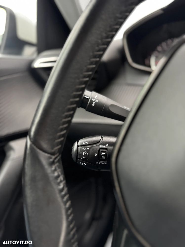 Peugeot 2008 - 22