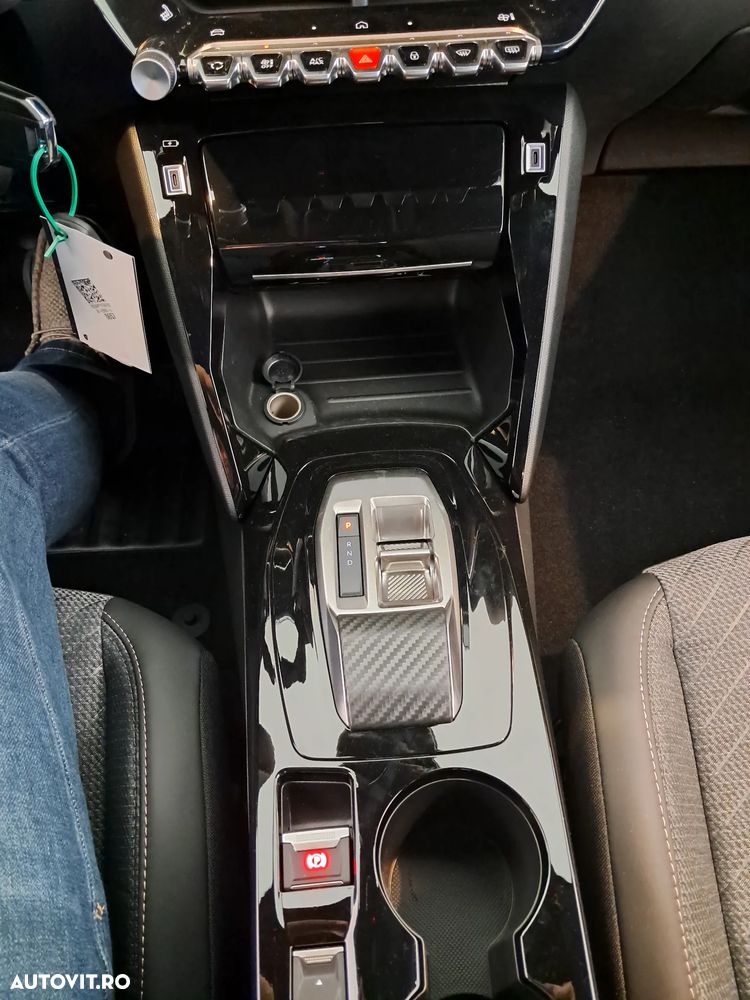 Peugeot 2008 Hybrid 145 e-DSC Allure - 15