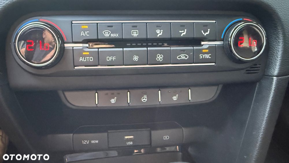 Kia Ceed 1.6 CRDi Eco-Dynamics+ (48V Mild-Hybrid) DCT7 Spirit - 28
