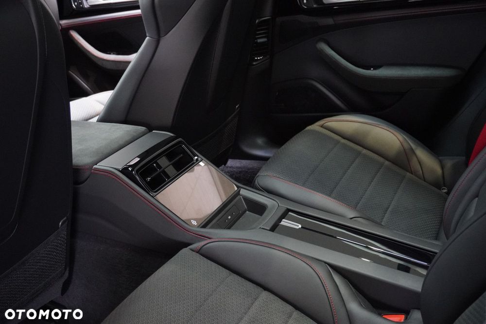 Porsche Panamera - 16
