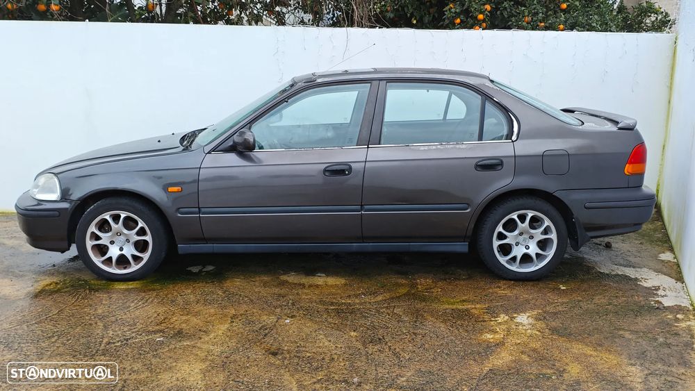 Honda Civic 1.4i S - 2