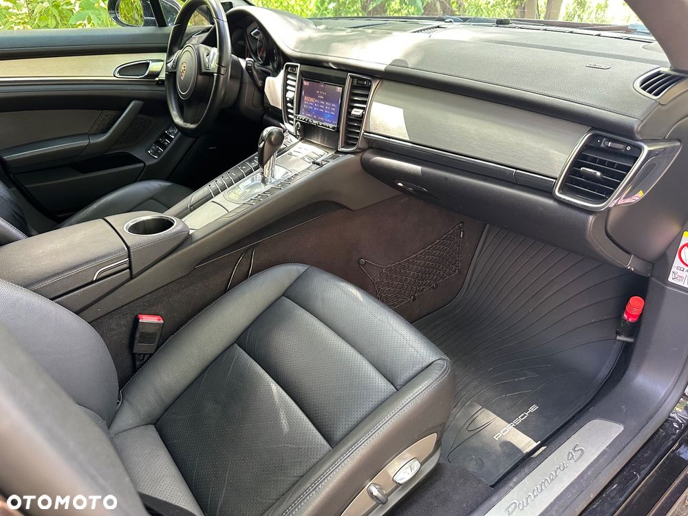 Porsche Panamera 4S PDK - 9