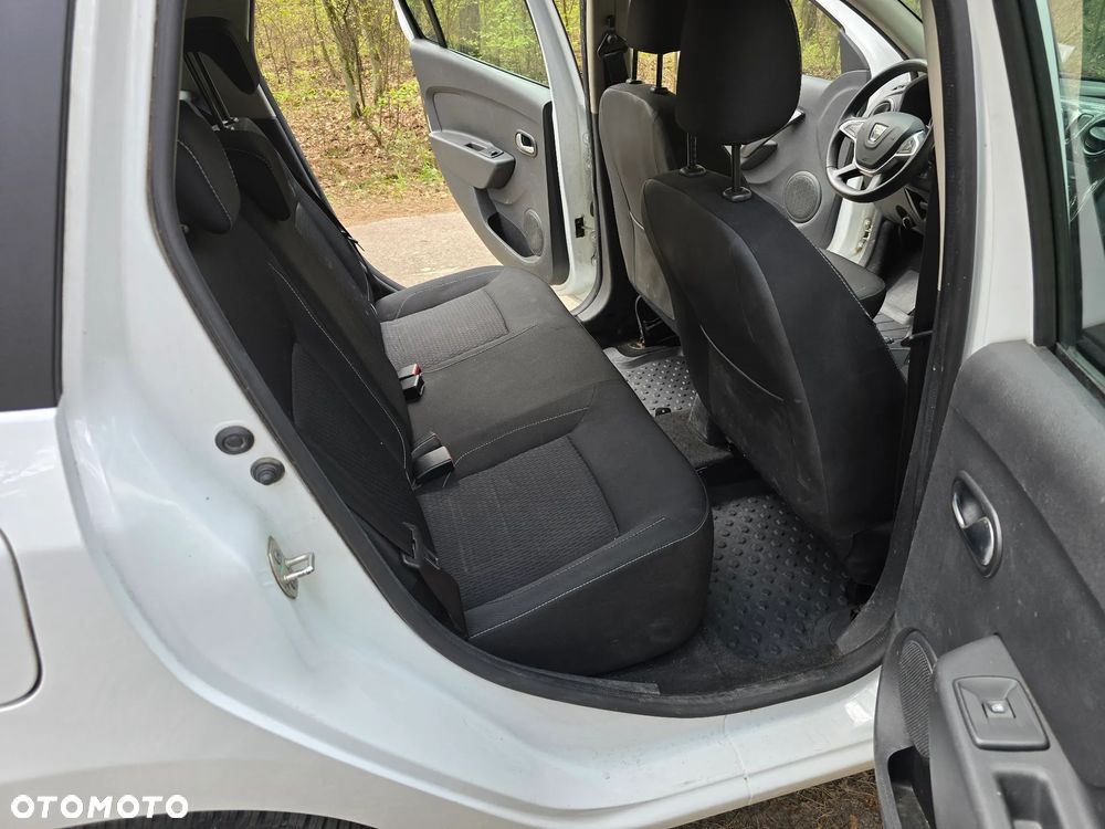 Dacia Logan 1.2 16V Laureate EU6 - 10
