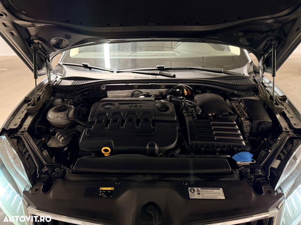 Skoda Superb Combi 2.0 TDI DSG 4X4 Laurin & Klement - 8
