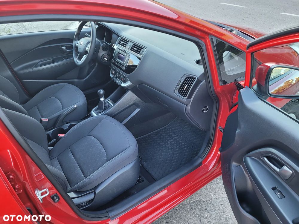 Kia Rio - 8