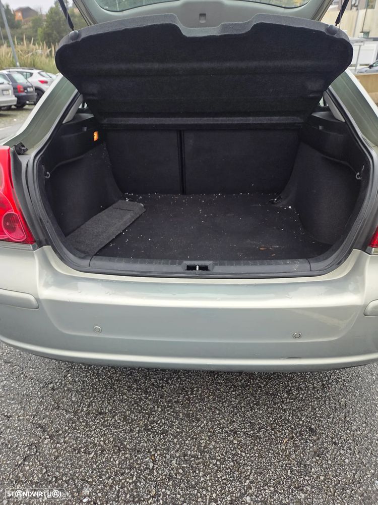 Toyota Avensis LB 2.0 D-4D Sol - 5
