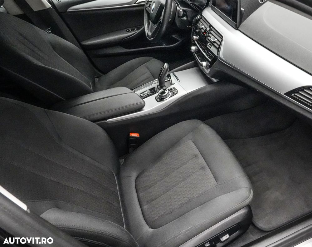 BMW Seria 5 520d AT - 12