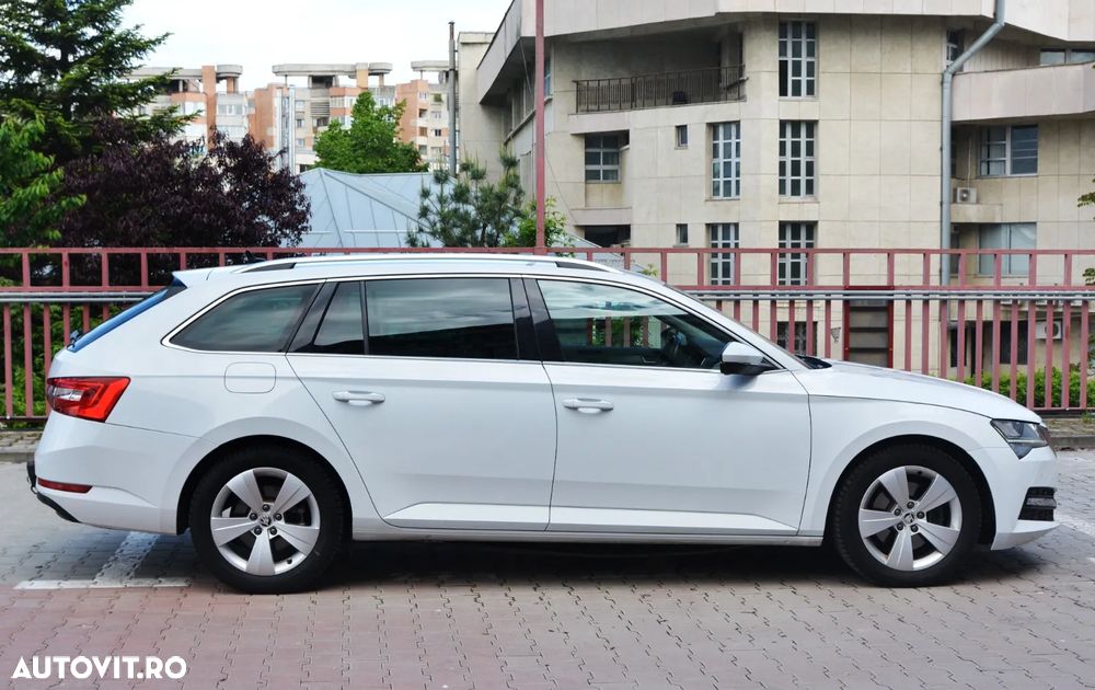 Skoda Superb 2.0 TDI DSG Premium Edition - 22