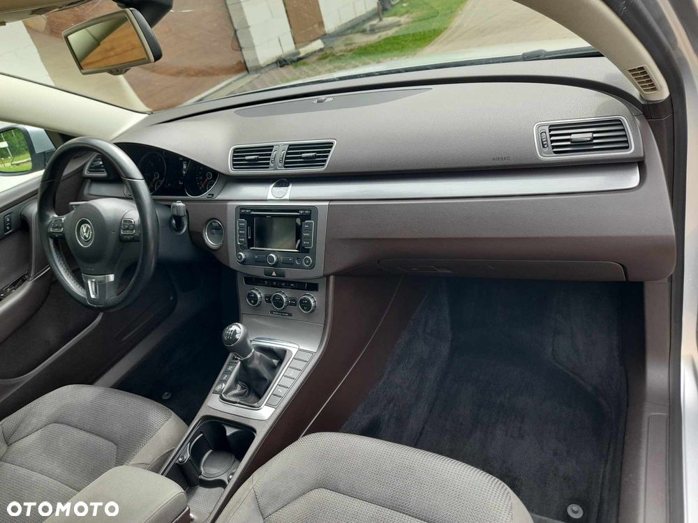 Volkswagen Passat 1.6 TDI BlueMotion Technology R-Line - 18