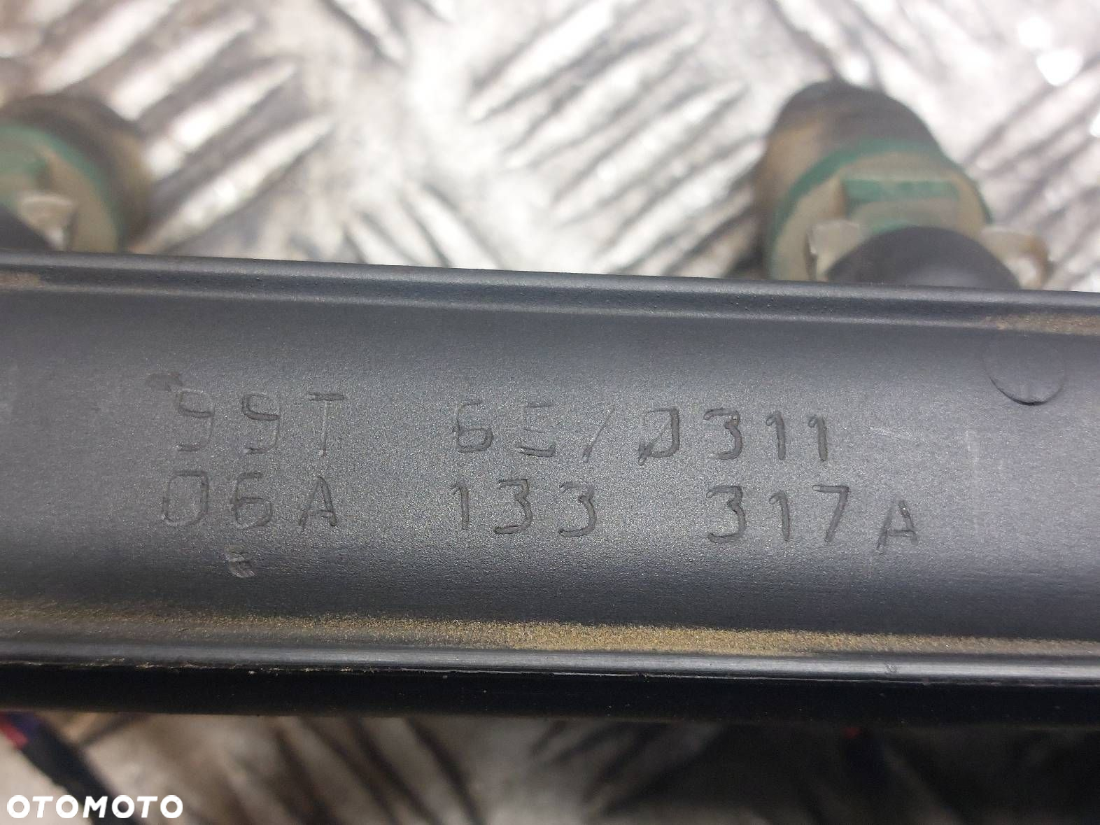 LISTWA WTRYSKOWA TOLEDO II LEON I 1.6 8V 06A133317A 037906031AA - 3