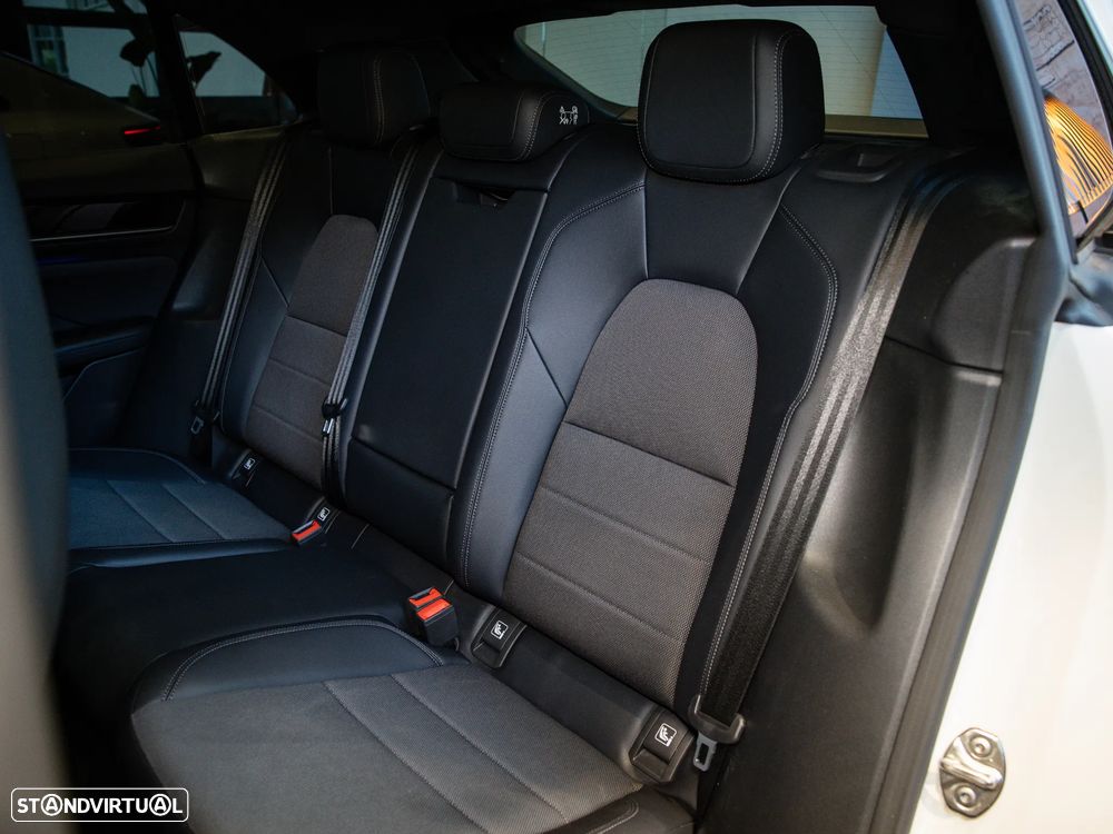 Porsche Macan Electric 4 - 28