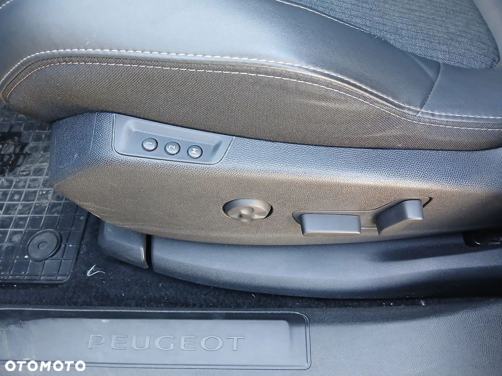 Peugeot 5008 1.6 PureTech GT Line S&S EAT8 - 16